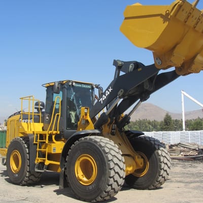 Cargador Frontal John Deere 744K